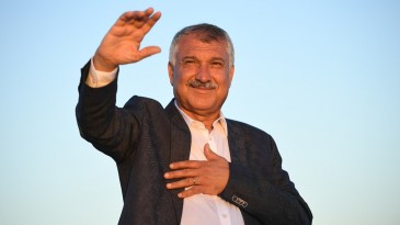 BAŞKAN ZEYDAN KARALAR; SEVGİYLE, SAYGIYLA, YATIRIMLA HİZMETE DEVAM EDİYOR