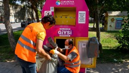 GİYİLMEYEN KIYAFETLER ÇÖPE DEĞİL KUMBARAYA