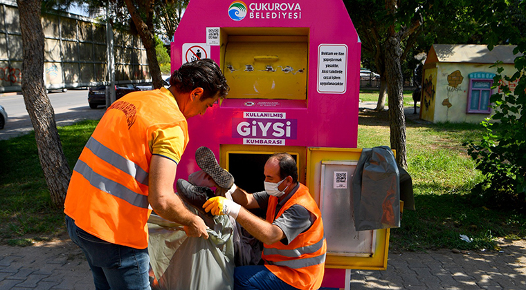 GİYİLMEYEN KIYAFETLER ÇÖPE DEĞİL KUMBARAYA