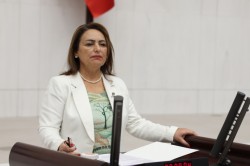 MÜZEYYEN ŞEVKİN: EĞİTİM, YÖRÜNGESİNDEN ÇIKTI!