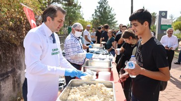 ÖĞLE YEMEĞİ REKTÖRDEN