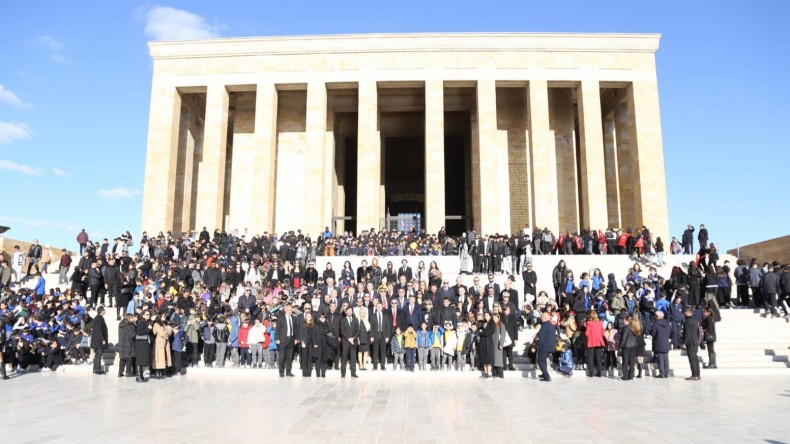 FİNAL EĞİTİM KURUMLARI, ANITKABİR’İ ZİYARET ETTİ