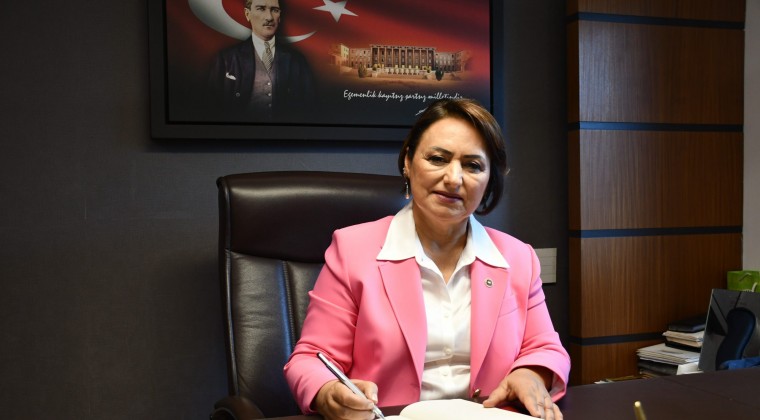 MÜZEYYEN ŞEVKİN: “SAVAŞSIZ BİR DÜNYA UMUDUYLA BAYRAMI KARŞILIYORUZ”