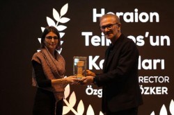 ÇUKUROVA ÜNİVERSİTELİ YÖNETMENE “KALUS SCHMİDT BELGESEL” ÖDÜLÜ