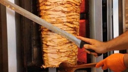 ÖĞRENCİ BURSLARINDAN 59 TAVUK DÖNER EKSİLDİ!