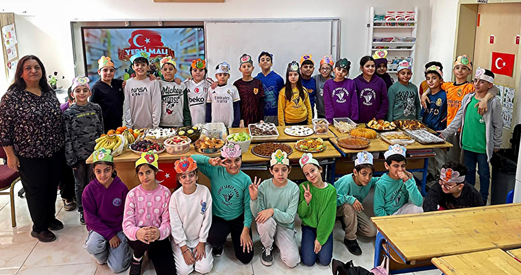 4/F SINIFINDAN MUHTEŞEM KUTLAMA