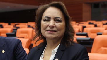 MÜZEYYEN ŞEVKİN: ADANA’YA İSTİKLAL MADALYASI VERİLSİN