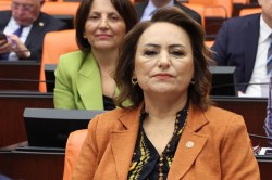 MÜZEYYEN ŞEVKİN’DAN BAKANA; ŞAKİRPAŞA HAVALİMANINI AÇIN!