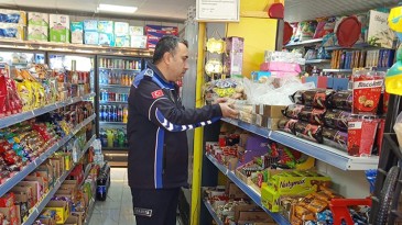 YUMURTALIK BELEDİYESİ, GIDA VE ETİKET DENETİMİNDE TİTİZ ÇALIŞIYOR