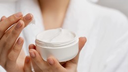 GÜZELLİK UZMANI KAYA “KIŞIN CİLDİNİZ KURU KALMAMALI”