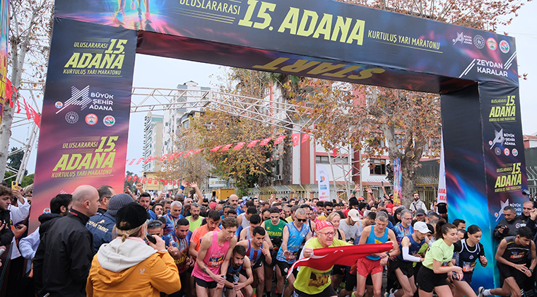 4 BİN KİŞİ ADANA’NIN KURTULUŞU ONURUNA KOŞTU