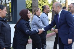 HALİL NACAR, SAĞLIKÇILARI YALNIZ BIRAKMADI