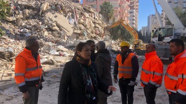 MÜZEYYEN ŞEVKİN, BAKAN MURAT KURUM’U SORU YAĞMURUNA TUTTU