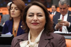 MÜZEYYEN ŞEVKİN SERT ÇIKTI: SAHİ, ADANA’DA HÜKÜMET VAR MI?