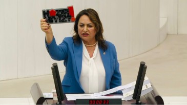 MÜZEYYEN ŞEVKİN, DEPREMİN ÇARPICI GERÇEKLERİNİ NET CÜMLELERLE ANLATTI