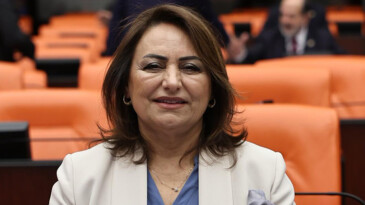 ŞEVKİN: PTT ŞUBELERİ KAPANIYOR, VATANDAŞ ÇİLEDEN ÇIKIYOR!