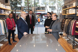 ADANA VALİSİ ESNAFLARLA İÇ İÇE…