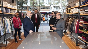 ADANA VALİSİ ESNAFLARLA İÇ İÇE…