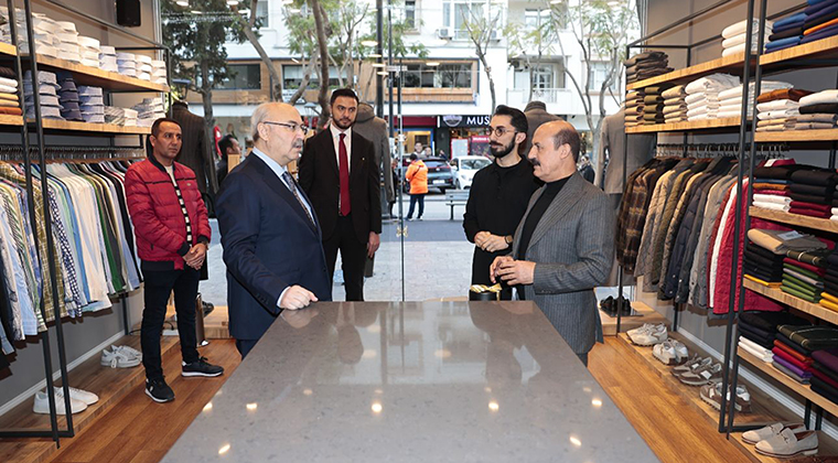 ADANA VALİSİ ESNAFLARLA İÇ İÇE…