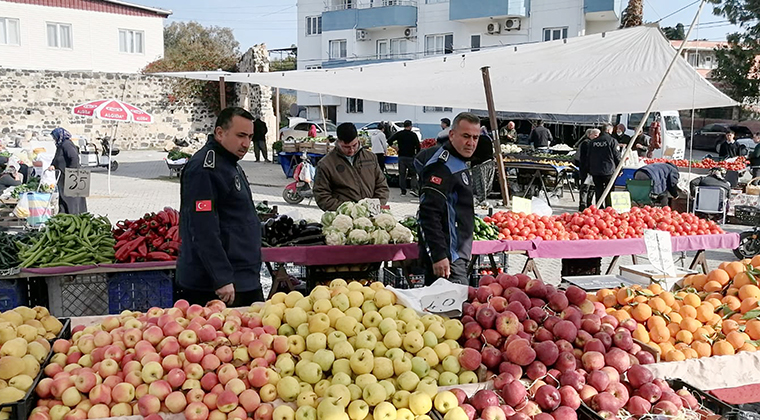 YUMURTALIK’TA HALK PAZARINDA ETİKET DENETİMİ…