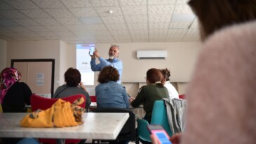 ÇUKUROVALI ÜRETEN KADINLARA DİJİTAL PAZARLAMA EĞİTİMİ