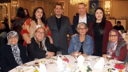 HASRETLE BULUŞTULAR, SEVGİYLE KUCAKLAŞTILAR