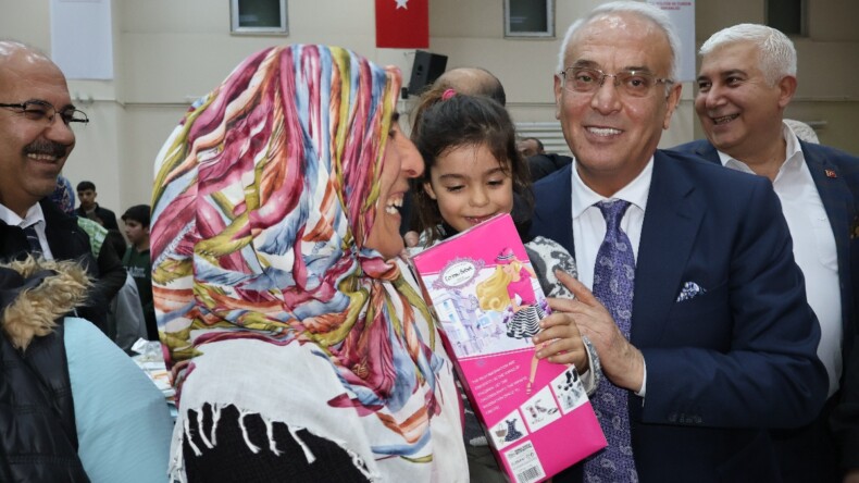 MİNİK YÜREKLERİ ISITAN İFTAR!