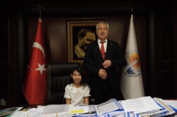 ZEYDAN KARALAR KOLTUĞUNU EZGİ NEVA’YA TESLİM ETTİ