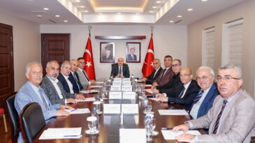 KARATAŞ TARIMA DAYALI SU ÜRÜNLERİ VE SERA OSB TOPLANTILARI GERÇEKLEŞTİRİLDİ