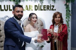 GENÇ ÇİFTİN NİKAHINI OYA TEKİN KIYDI