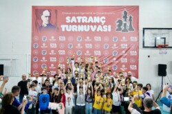 SEYHAN’DAN SATRANÇ TURNUVASINA EV SAHİPLİĞİ