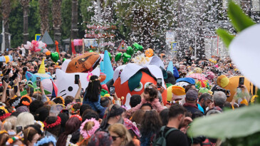 YÜZ BİNLERCE İNSAN KARNAVAL İÇİN ADANA’DA BULUŞTU