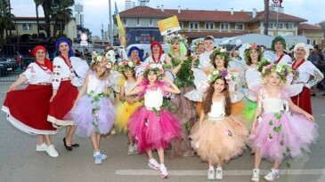 UKRAYNALILAR ADANA’NIN KARNAVALINDA…