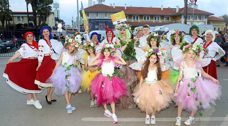 UKRAYNALILAR ADANA’NIN KARNAVALINDA…