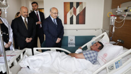 VALİ, SAĞLIK MÜDÜRÜYLE HASTALARI ZİYARET ETTİ
