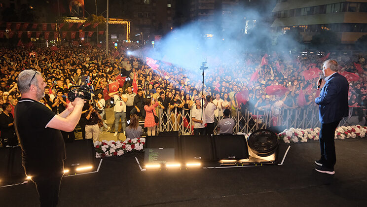 ADANA, 19 MAYIS BAYRAMINA SAHİP ÇIKTI
