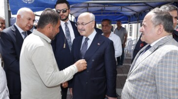VALİ KÖŞGER VATANDAŞLARLA BİR ARAYA GELDİ