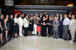 ADEO, YARIM ASIRLIK ECZACILARA PLAKET VERDİ