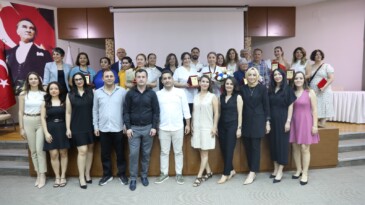 25 YILLIK HEMŞİRELERE PLAKET