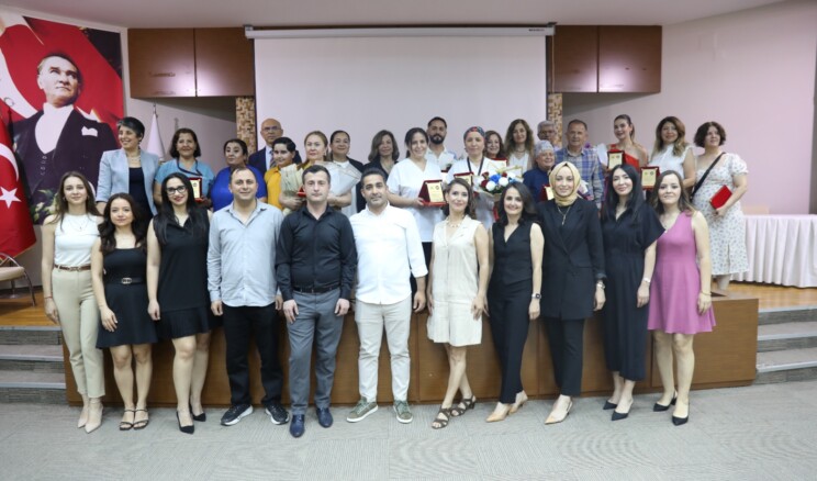 25 YILLIK HEMŞİRELERE PLAKET