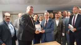 GÜRER’İN YAZDIĞI NİĞDE SİYASET TARİHİ KİTABI OKUR İLE BULUŞTU