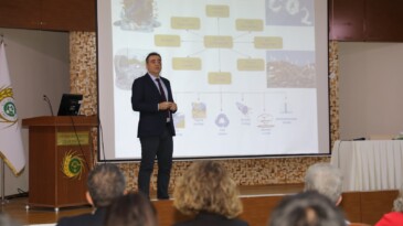 SÜRDÜRÜLEBİLİR TEKNOLOJİLERİN ANAHTARI NANOMALZEMELER KONUŞULDU