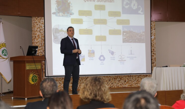SÜRDÜRÜLEBİLİR TEKNOLOJİLERİN ANAHTARI NANOMALZEMELER KONUŞULDU