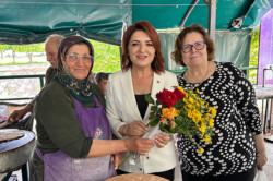 GÜLCAN KIŞ, ÜRETİCİ KADINLARLA ANNELER GÜNÜ’NÜ KUTLADI