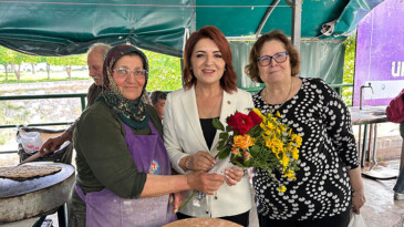 GÜLCAN KIŞ, ÜRETİCİ KADINLARLA ANNELER GÜNÜ’NÜ KUTLADI