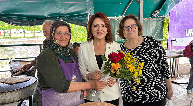 GÜLCAN KIŞ, ÜRETİCİ KADINLARLA ANNELER GÜNÜ’NÜ KUTLADI