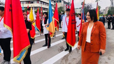 MÜZEYYEN ŞEVKİN: GENÇLER ÜZERİNDEKİ BASKI SONA ERMELİDİR