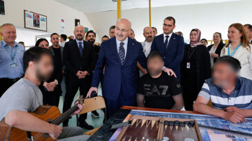 VALİ KÖŞGER’DEN AMATEM VE RUH SAĞLIĞI HASTANESİNE ZİYARET