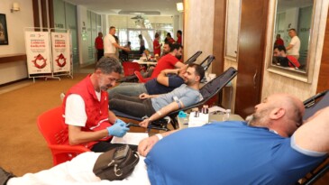 AOSB, TOPLUMSAL DUYARLILIKTA DA ÖNCÜ