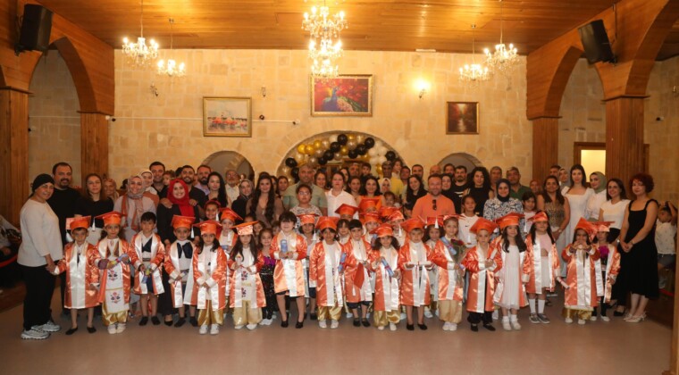 YÜREĞİR BELEDİYESİ KREŞLERİNDE MEZUNİYET COŞKUSU